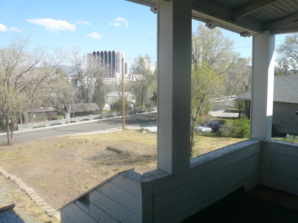 223 University Terrace in Reno, NV - Building Photo