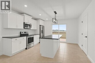 119 Kingsbridge Dr in Amherstburg, ON - Building Photo - Building Photo