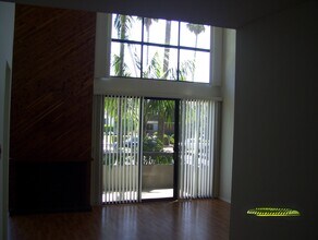 1007 S Catalina Ave in Redondo Beach, CA - Foto de edificio - Building Photo