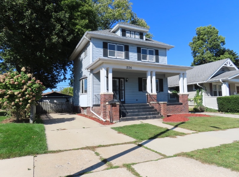 236 Wickham Blvd in Racine, WI - Building Photo