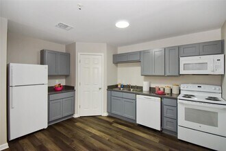 7905 Gold Star in Lumberton, TX - Building Photo - Building Photo