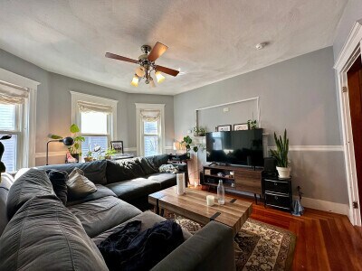 121 Lowell St in Somerville, MA - Foto de edificio - Building Photo