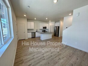 3956 Pinnacles Ct in Evans, CO - Building Photo - Building Photo