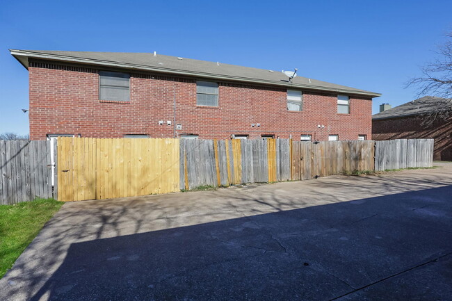 property at 5853 Shadydell Dr