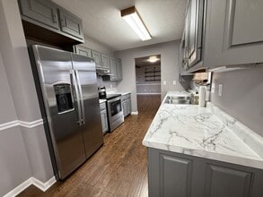 3333 Tanner Rd in Hodgenville, KY - Building Photo - Building Photo