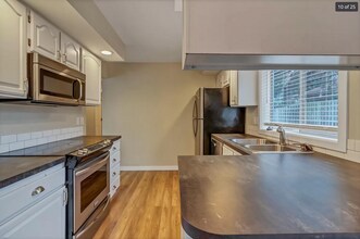 1145 Rock Creek Dr S in Salem, OR - Building Photo - Building Photo