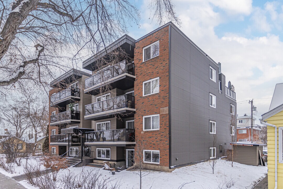 10003 87 Av NW in Edmonton, AB - Building Photo