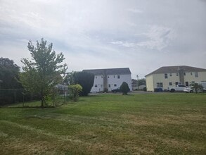 965 Bergen Ave in North Brunswick, NJ - Building Photo - Building Photo