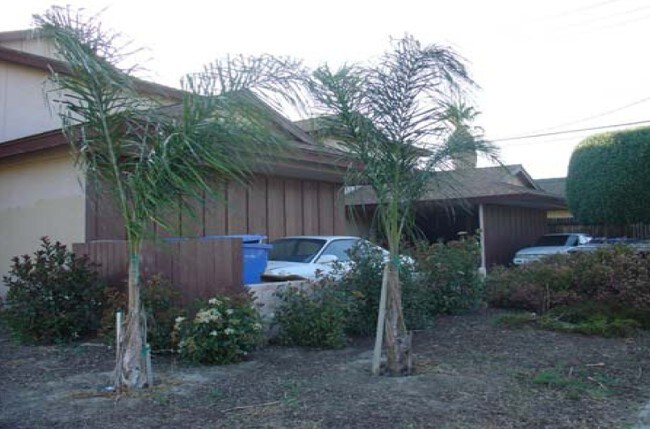 204 Bradley Ave in Santa Paula, CA - Building Photo - Building Photo