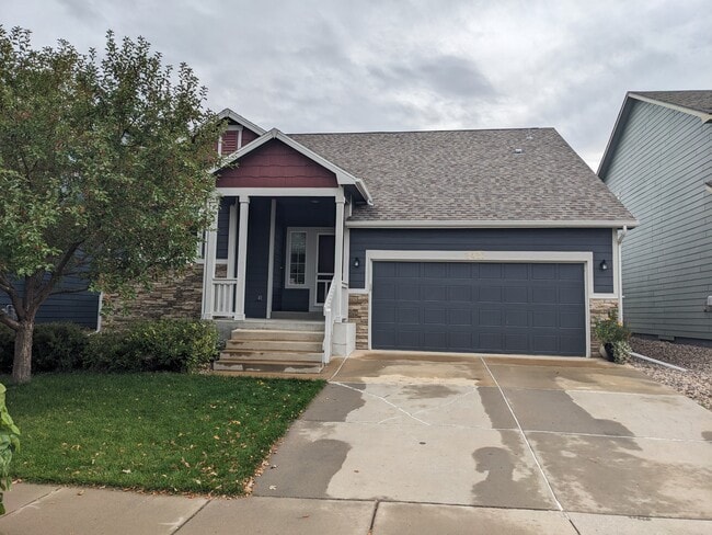 property at 2427 Sunbury Ln