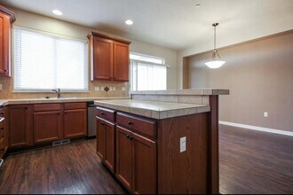9923 SE Old Town Ct in Happy Valley, OR - Building Photo - Building Photo