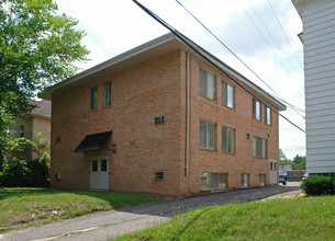 1110 Oakland Ave in Ann Arbor, MI - Building Photo - Building Photo