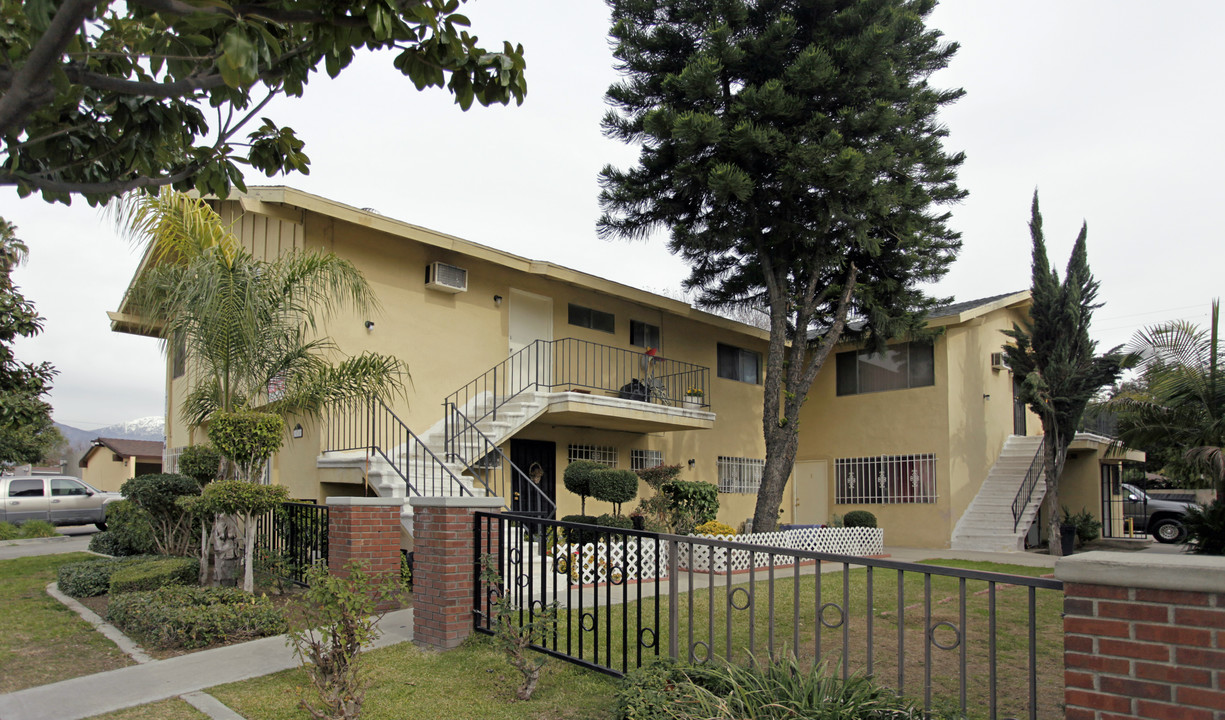 10349 Pradera Ave in Montclair, CA - Building Photo