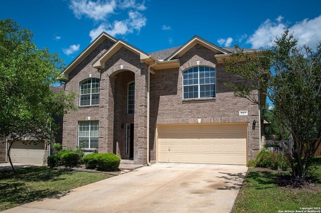 property at 207 Verde Ridge
