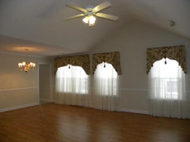 9112 Woodcreek Ct in North Charleston, SC - Building Photo - Building Photo
