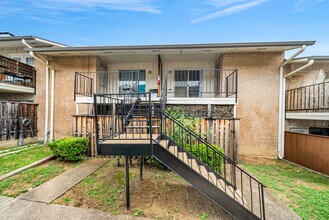 15931 Stillwood St, Unit Apt 2095 in Dallas, TX - Building Photo - Building Photo