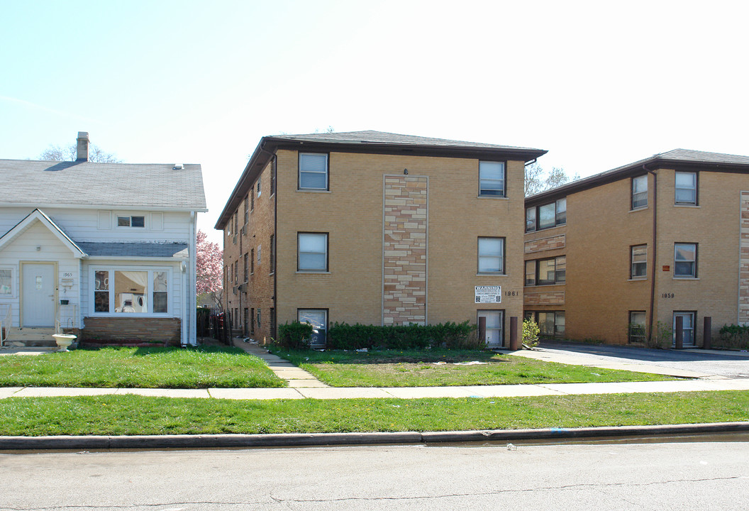 1961 N 19th Ave in Melrose Park, IL - Foto de edificio