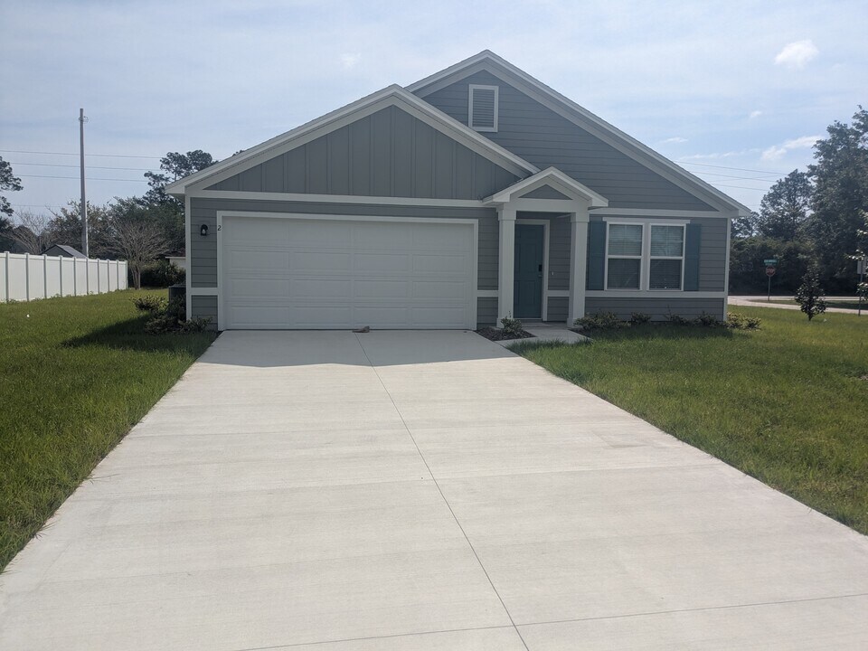 2 Severn Ct in Palm Coast, FL - Building Photo