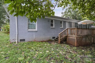 2621 Druid Hls Wy in Charlotte, NC - Building Photo
