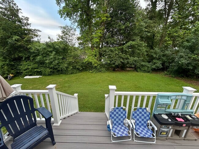 15 Fara Dr in Stamford, CT - Building Photo - Building Photo