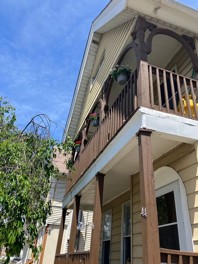 46 Lee Ave, Unit 3 in Bridgeport, CT - Foto de edificio - Building Photo