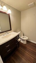 204 E 735 S in Centerville, UT - Foto de edificio - Building Photo