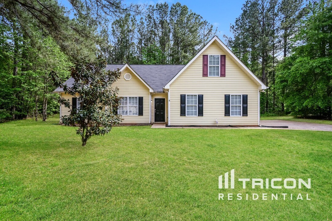 309 Bellevue Ridge in Locust Grove, GA - Building Photo
