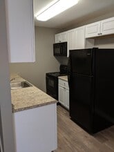 15896 Orchard Ln in Roseville, MI - Building Photo - Building Photo