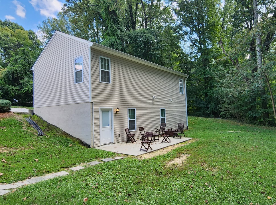 1024 Ranch Dr in Winston-Salem, NC - Building Photo