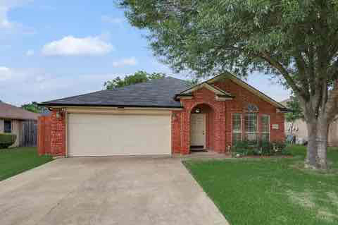 5322 Creek Ct in Garland, TX - Building Photo