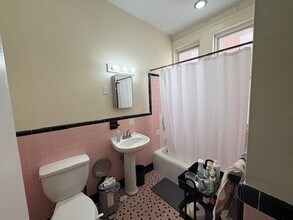 25 Euston St, Unit 1 in Brookline, MA - Foto de edificio - Building Photo