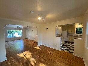 2277 Friendly St in Eugene, OR - Building Photo - Building Photo