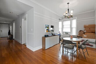 433 W Wellington Ave, Unit 2s in Chicago, IL - Building Photo - Building Photo