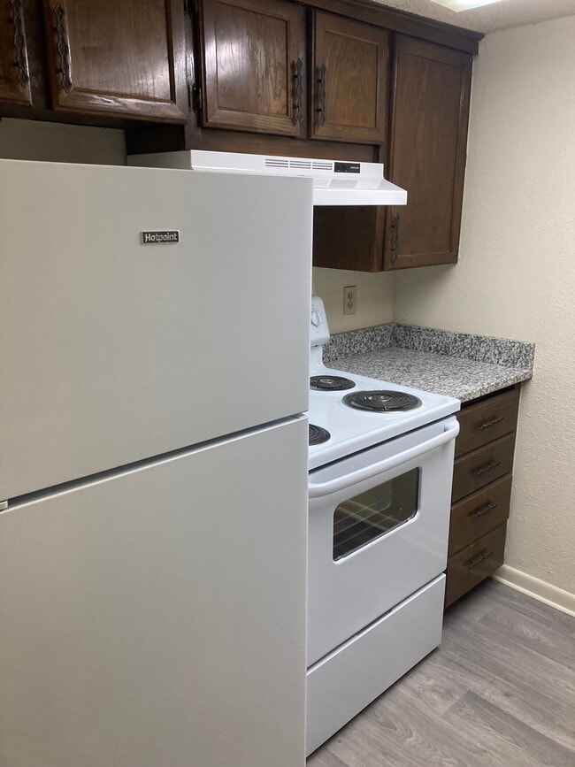 Sunwood Apartments in Tulsa, OK - Foto de edificio - Building Photo