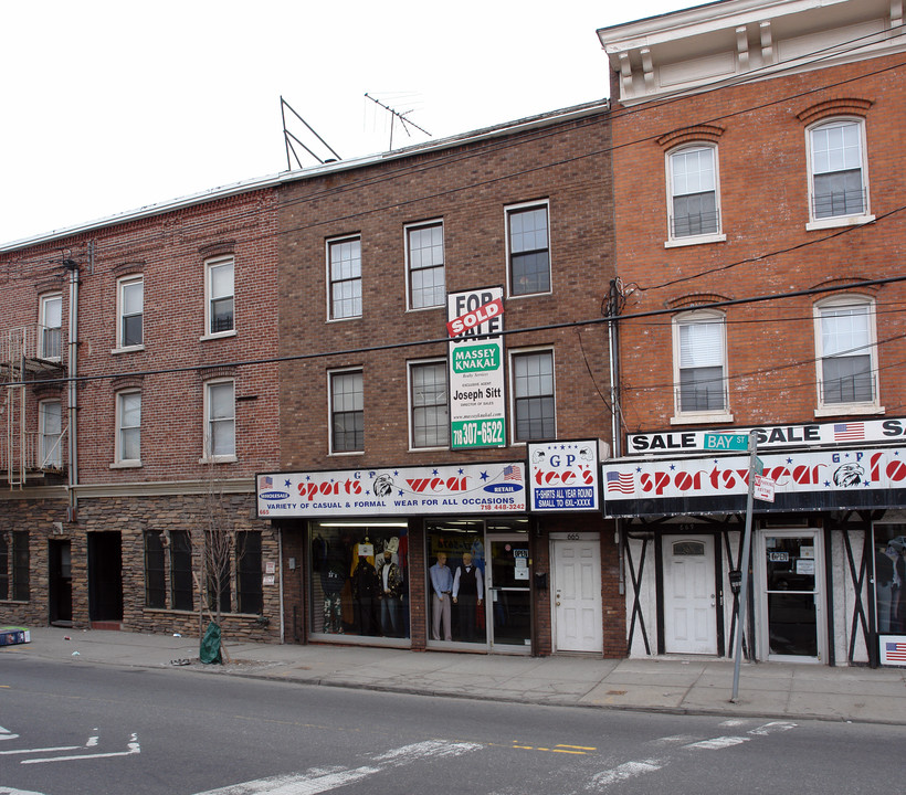 665 Bay St in Staten Island, NY - Building Photo