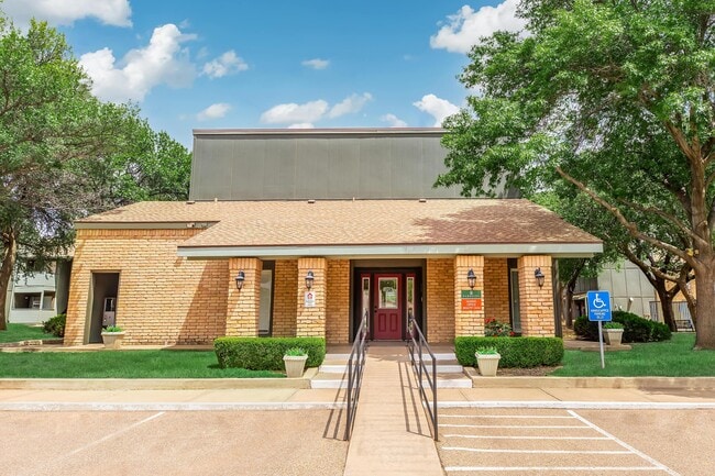 Parkside Apartments in Lubbock, TX - Foto de edificio - Building Photo