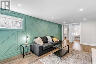 496 Manchester Rd in Kitchener, ON - Building Photo - Building Photo