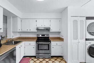 14623 Bonaire Blvd in Delray Beach, FL - Building Photo - Building Photo