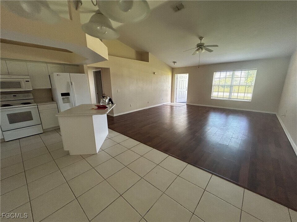2805 NW 5th Pl in Cape Coral, FL - Building Photo