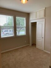 525 Descanso Bay Cir in Tulare, CA - Building Photo - Building Photo