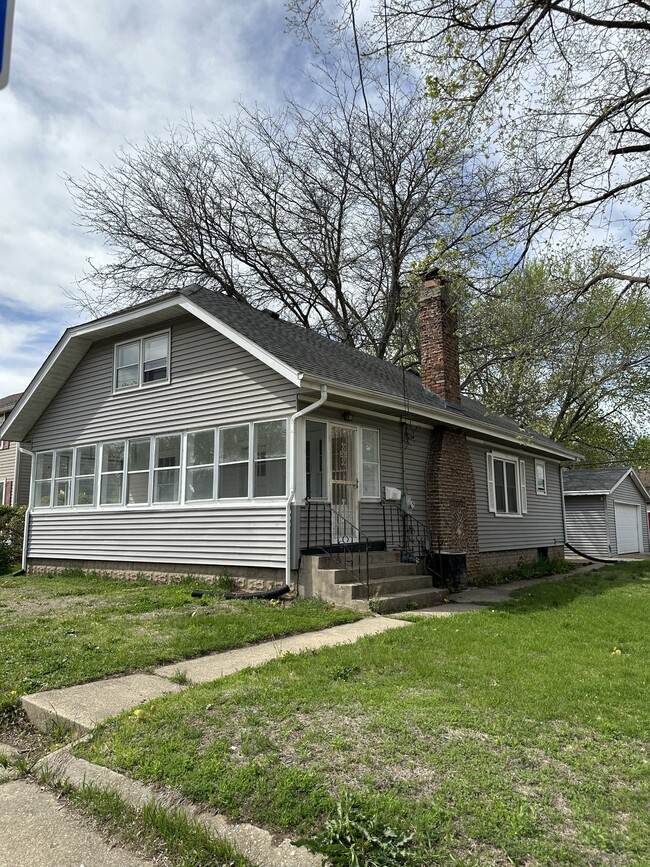 property at 2903 Knight Ave