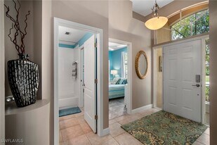 6553 Castlelawn Pl in Naples, FL - Building Photo