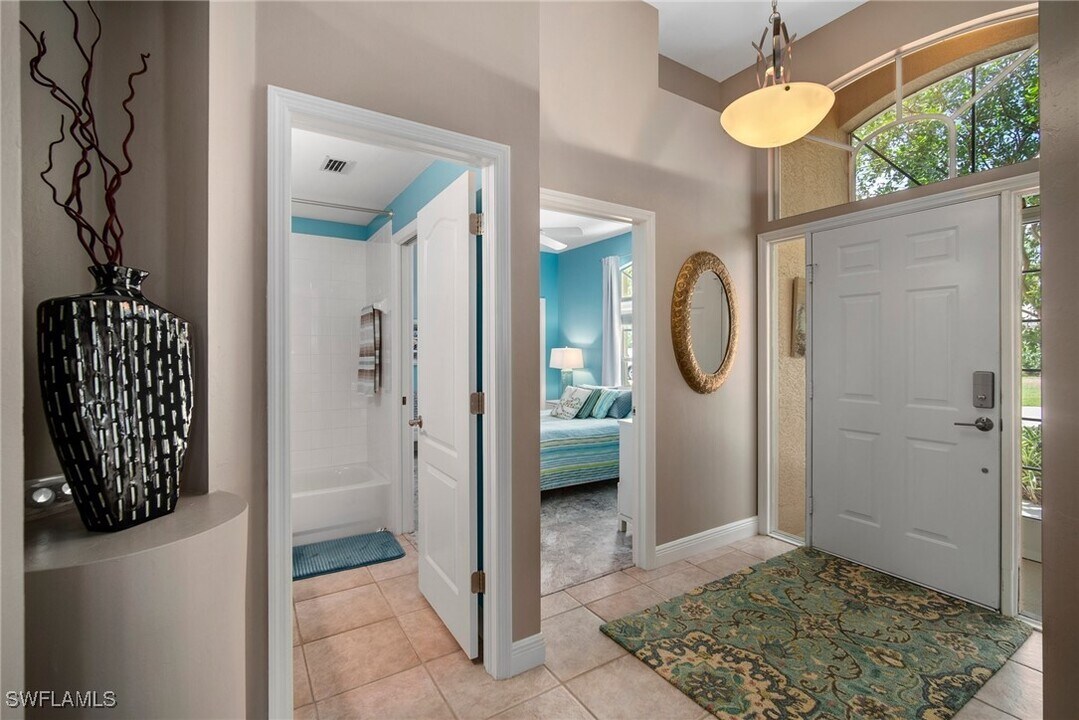 6553 Castlelawn Pl in Naples, FL - Building Photo