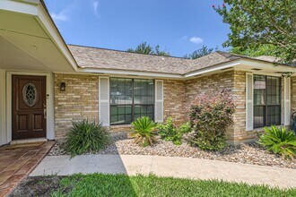 15707 Eagle Cliff St in San Antonio, TX - Building Photo - Building Photo