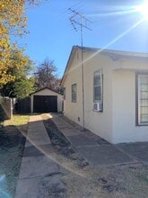 613 W Kentucky St in Floydada, TX - Building Photo - Building Photo