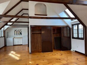 16 Stowe Rd in Southborough, MA - Building Photo - Building Photo