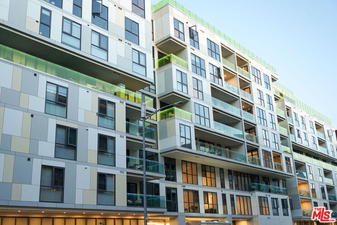 414 N Orange St in Glendale, CA - Building Photo