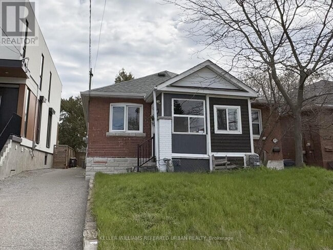 property at 157 Harding Blvd