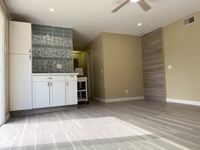 1977 Erbes Rd in Thousand Oaks, CA - Building Photo - Building Photo