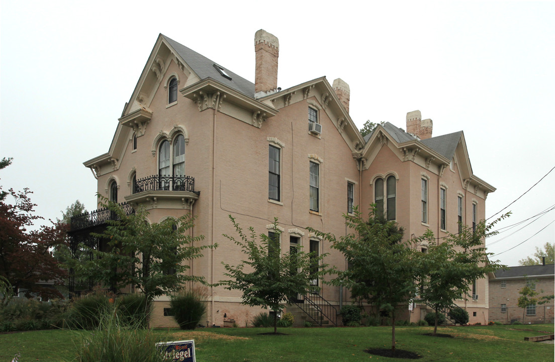 1206 Main St in New Albany, IN - Building Photo